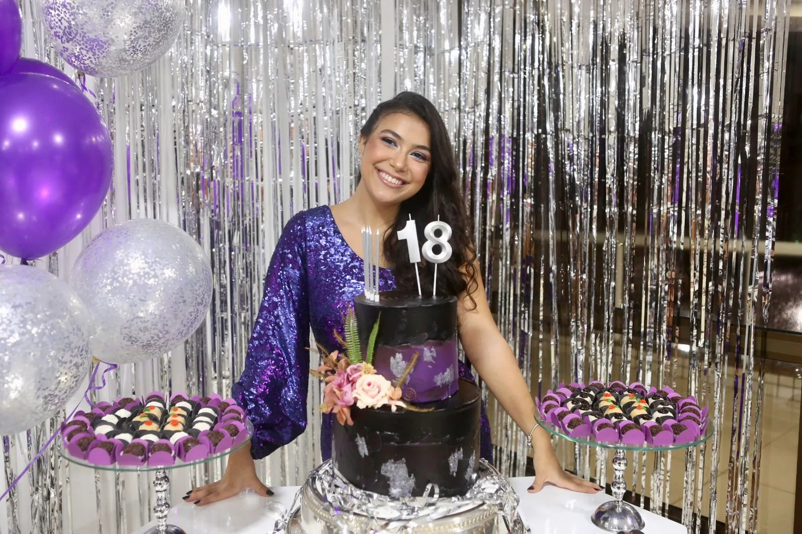 Joana Gondim completa 18 anos e celebra chegada à maioridade