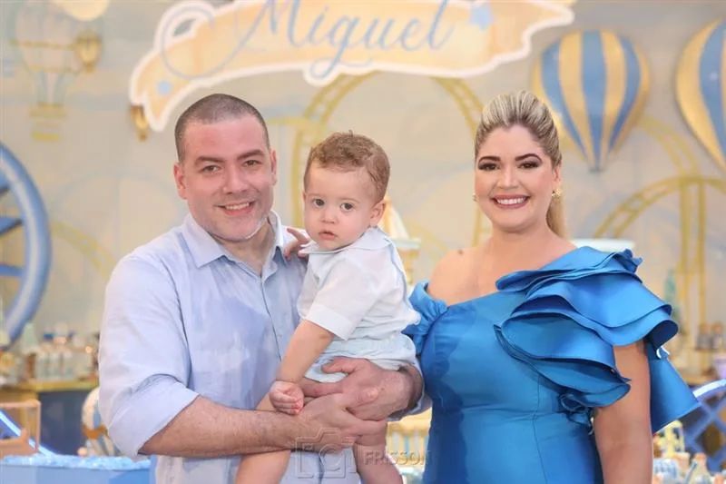 Natália Queiroz e Cristhiano Bezerra comemoram primeiro ano de filho Miguel