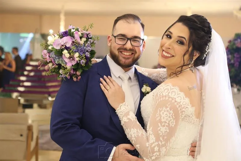 Thais e Erick Ferraz oficializam união em linda cerimônia na Igreja da Face de Cristo