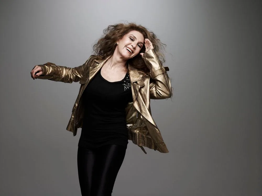 Wanderléa faz homenagem às mães em show gratuito nesta sexta