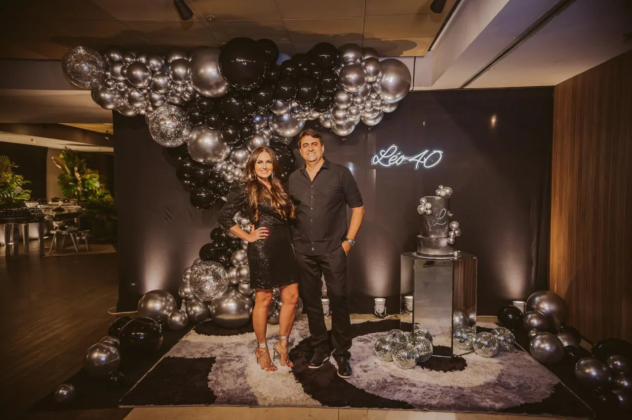 Leonardo Serafim comemora a chegada aos 40 anos em festa das mais animadas