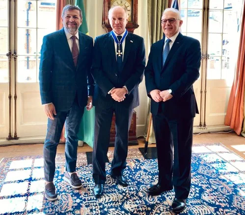 Vice-prefeito de Fortaleza, Élcio Batista participa de cerimônia da Ordem de Rio Branco em Londres