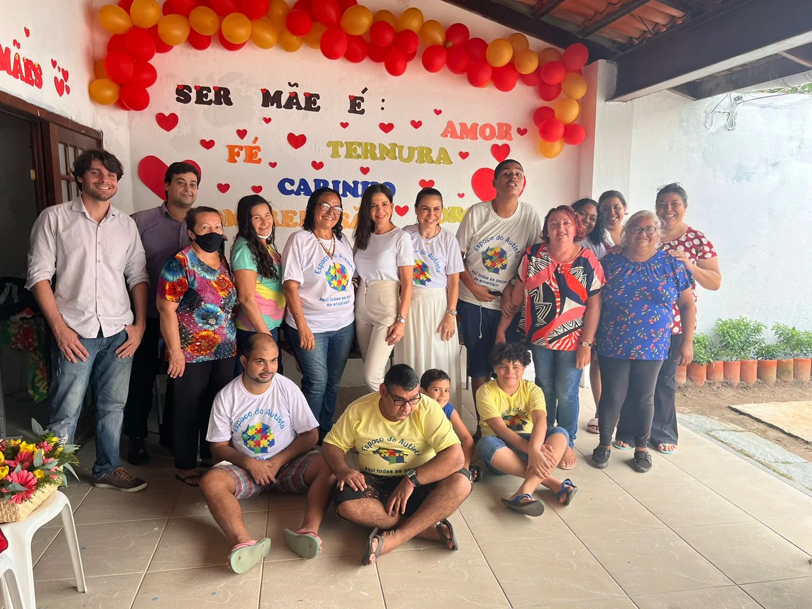 Marca de roupas Lenita realiza doação de 2 toneladas de alimentos a ONGs em Fortaleza