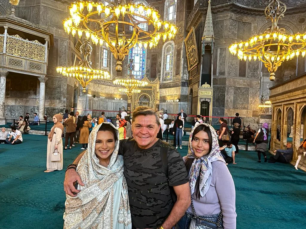 Ana Cristina Nogueira brinda 50 anos em grande estilo: em Istambul com a família