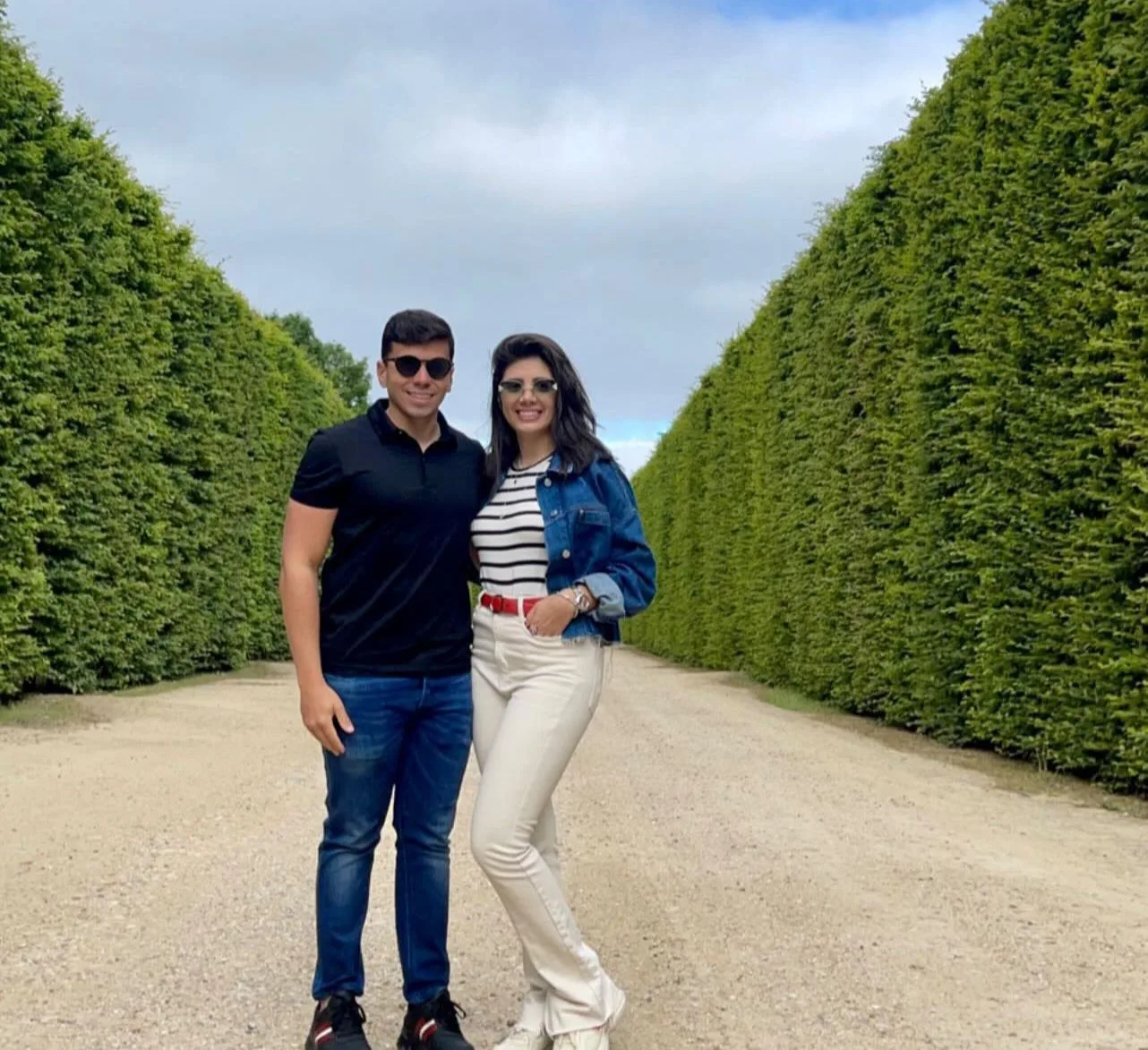 Camille Bezerra brinda a nova idade na França