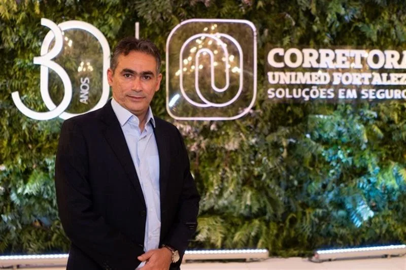 Corretora Unimed Fortaleza celebra 30 anos em coquetel