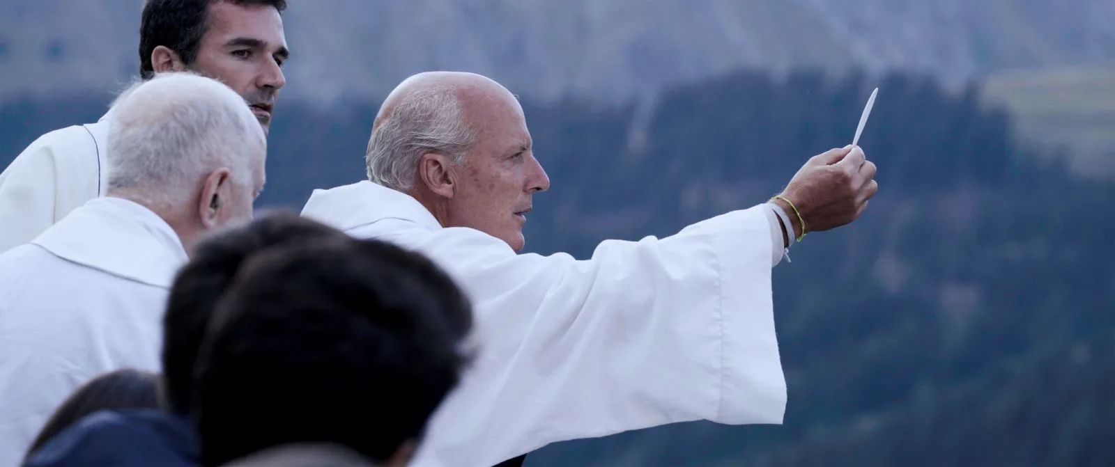 Arquidiocese de Fortaleza convida para o filme VIVO, sobre a Eucaristia, nos cinemas