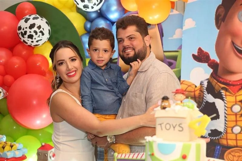 Gabriela e Pedro Garcia comemoram o aniversário de quatro anos do herdeiro Pedro