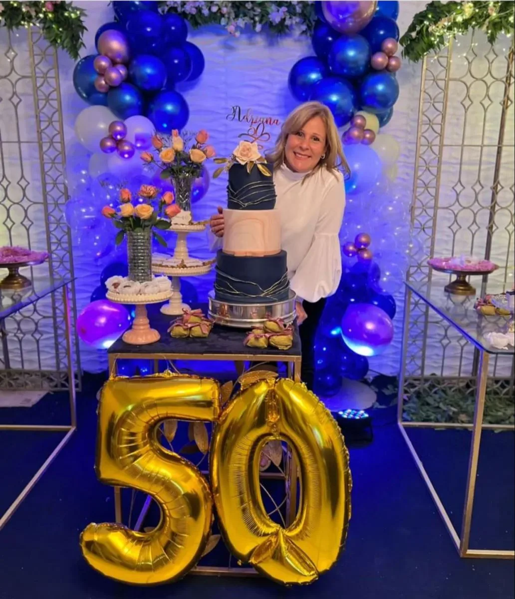 Adriana Pessoa é surpreendida com festa de aniversário no Fiesta's Buffet