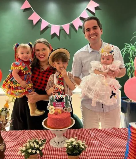 Ticiana e Alfredo Lima festejam os três meses da filha Maria Cecília