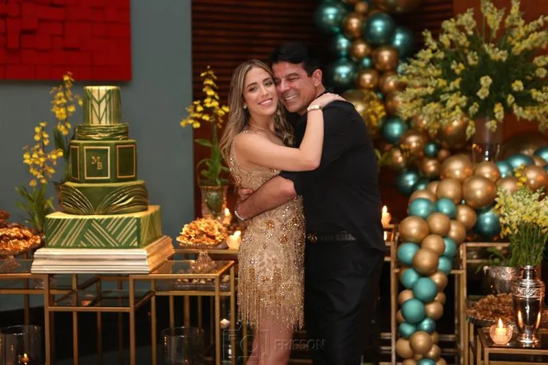 Ronaldo Otoch arma festa pelos 18 anos da filha Beatriz