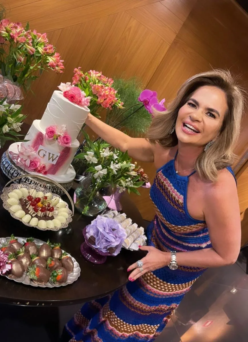 Germana Wanderley celebra aniversário com amigas