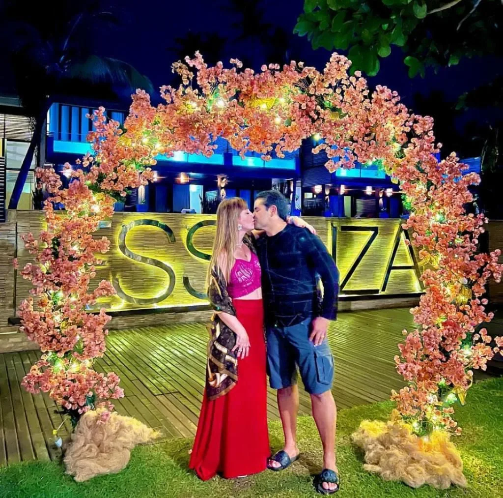 Kaline Ferraz e Sávio Nogueira comemoram 14 anos de casados em Jericoacoara