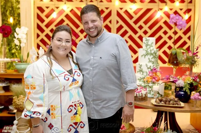 Mayara Silva celebra 4.2 em noite com louvor e adoração