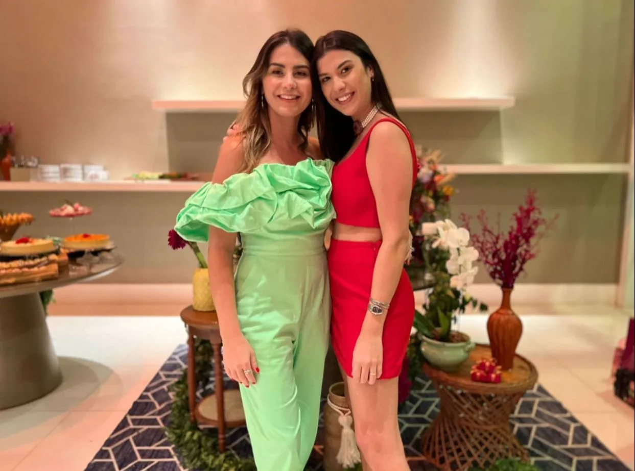 Mariana Pimenta é surpreendida com festa de aniversário