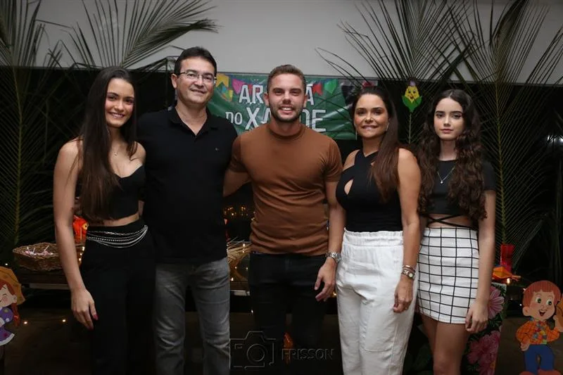 Alexandre Gurgel comemora aniversário em festa surpresa