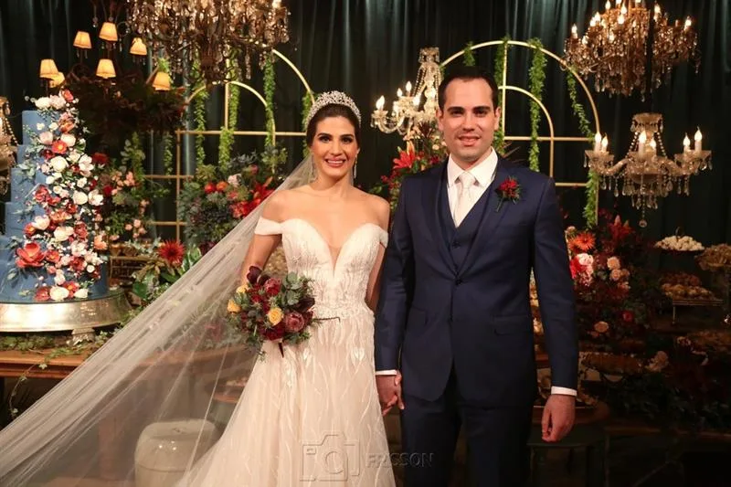 Pamella Arruda e Lucas Castelo tornam-se marido e mulher em prestigiada cerimônia