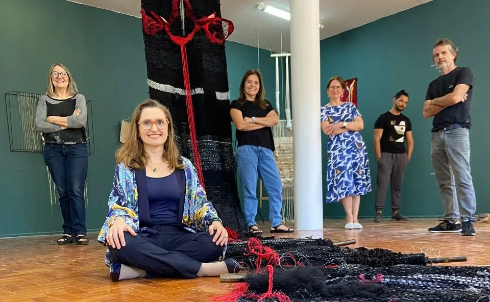 Andréa Dall’Olio abre a exposição AD-Genomas