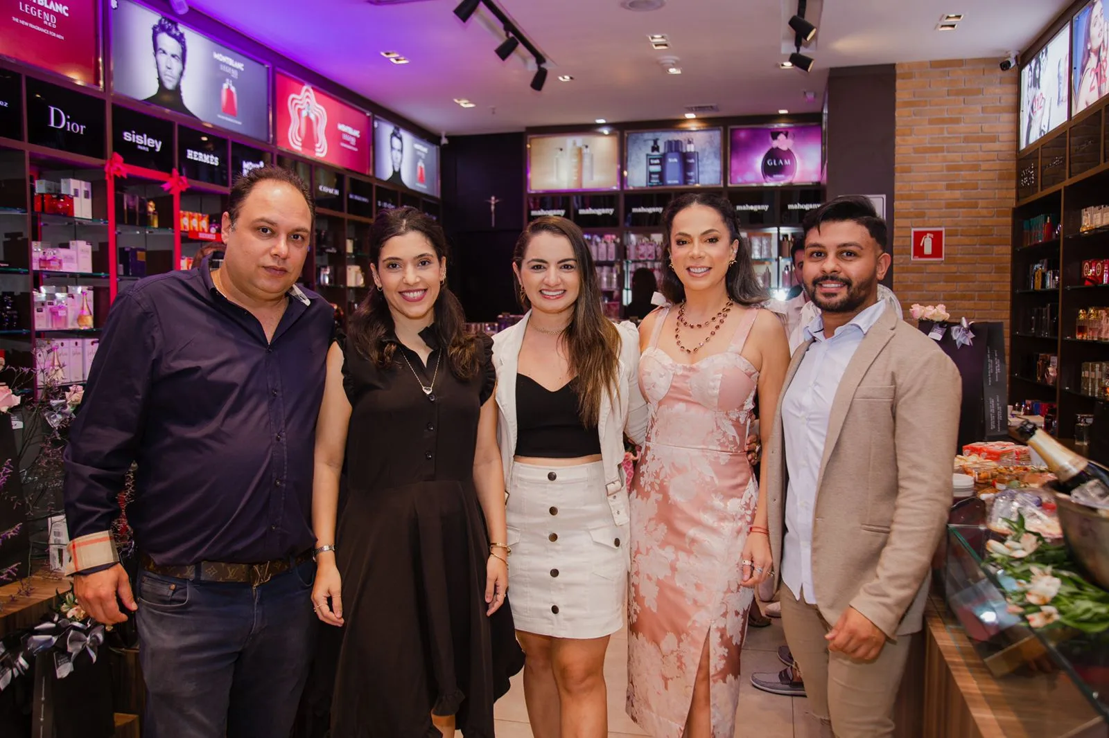 JMartins Perfumes reúne clientes e convidados para lançamento de Sisley