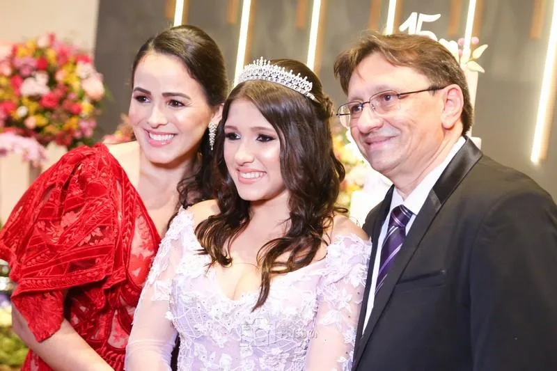 Raquel e Fernando Bastos Moura armam linda festa para celebrar os 15 anos da filha Alice