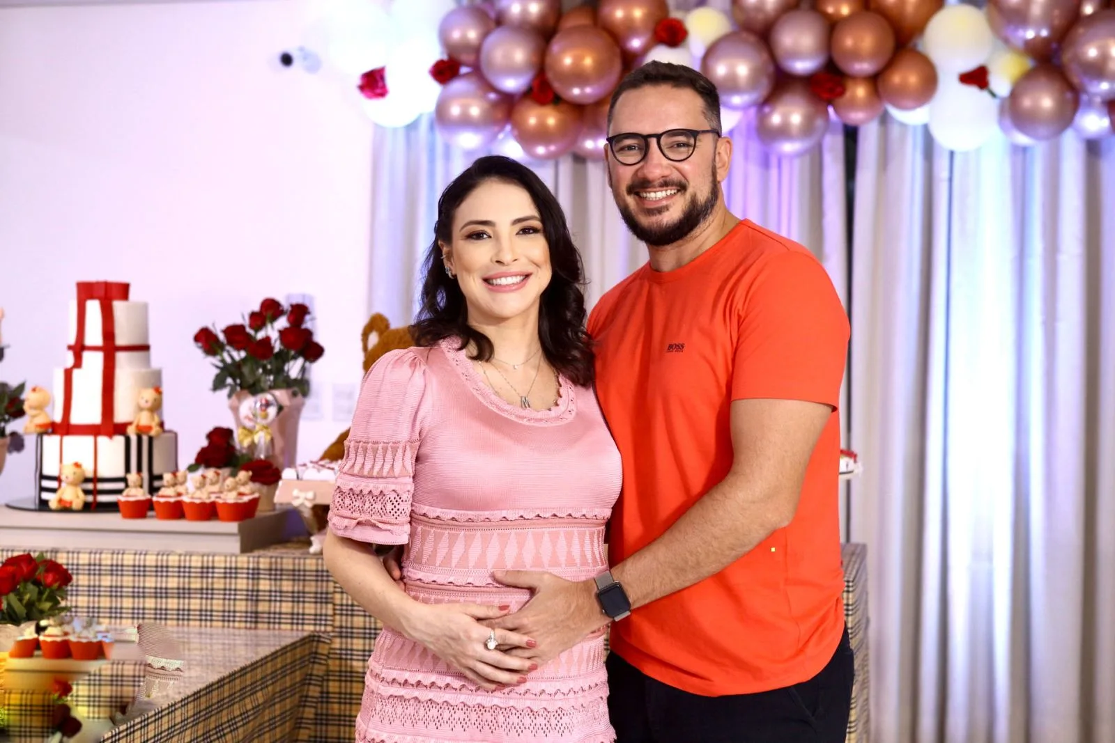 Lia Albuquerque e João Paulo Araripe realizam chá de fraldas da Maitê