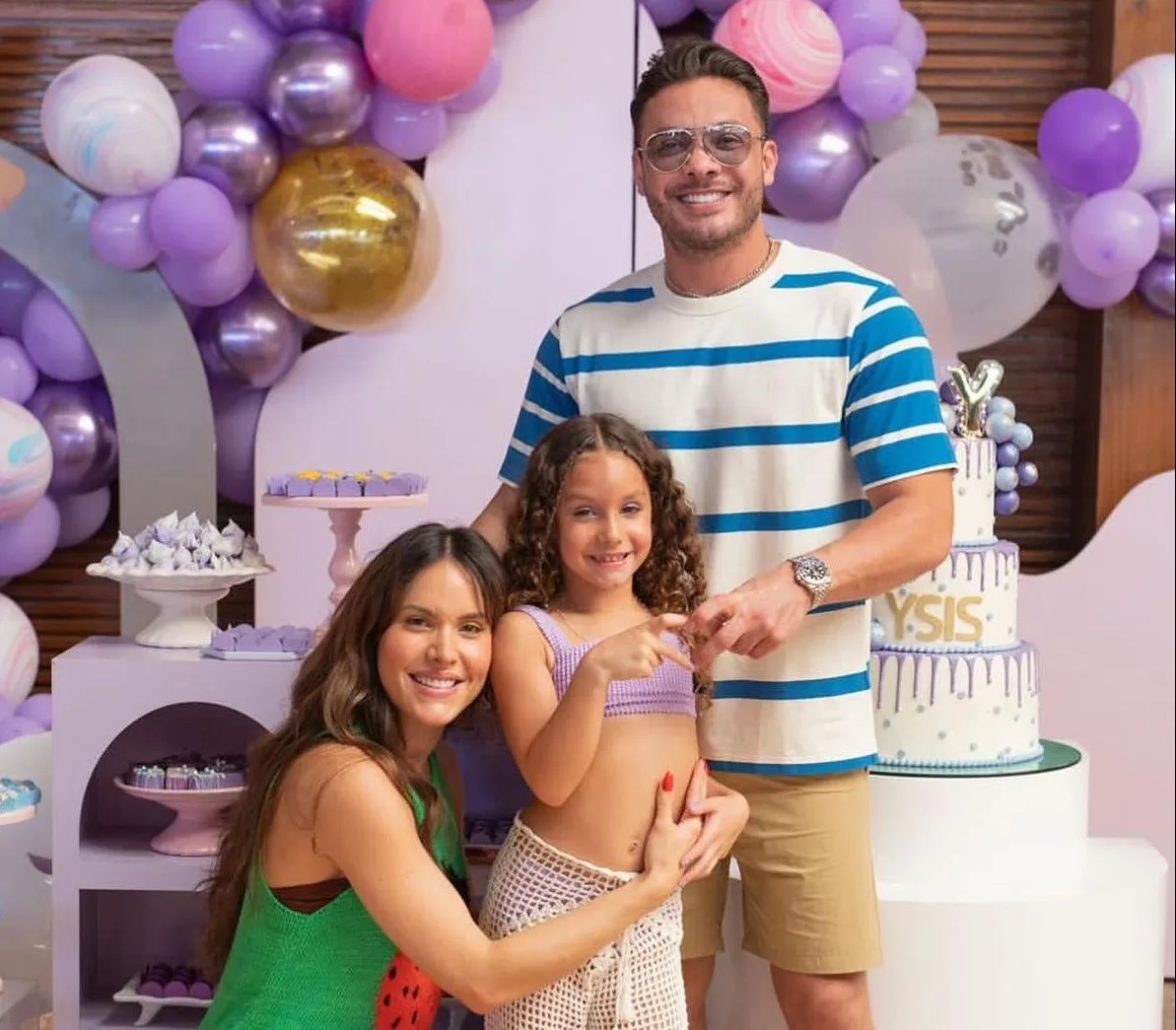 Thyane e Wesley Safadão comemoram os 8 anos da filha Ysis no Beach Park