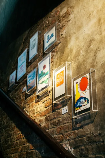 Moleskine Gastrobar repagina decoração com nova curadoria de obras e intervenções