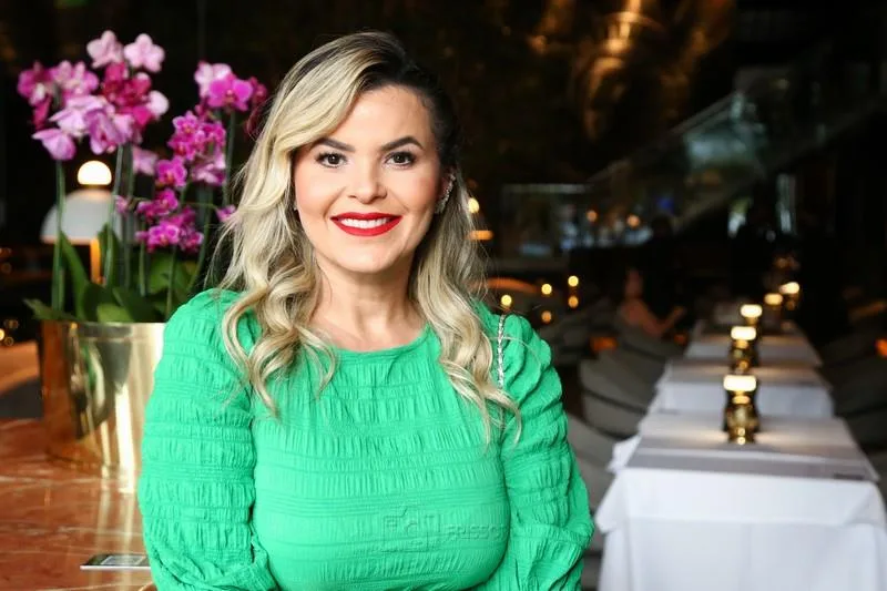 Lilianne Veloso celebra 4.1 no Vasto Fortaleza
