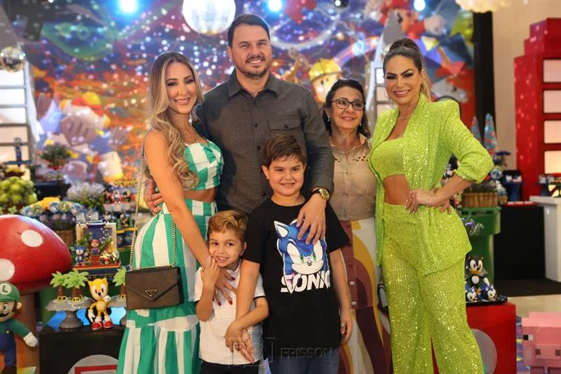 Jamile Lima festeja os oito anos do filho Lorenzo
