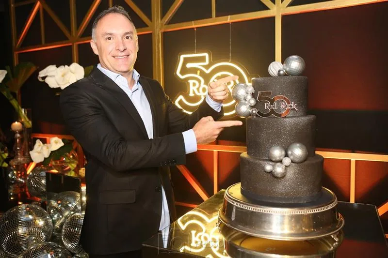 Rodrigo Nogueira brinda a entrada no rol dos 50 anos