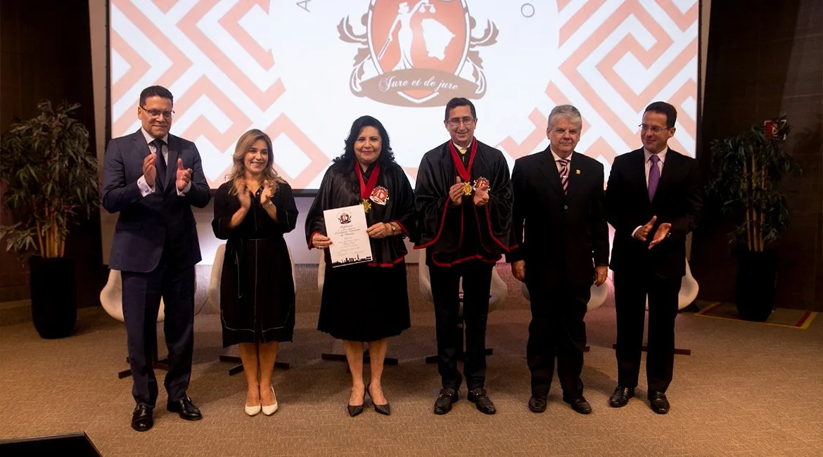 Academia Cearense de Direito empossa a desembargadora Nailde Pinheiro