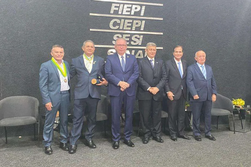 Ricardo Cavalcante representa CNI em solenidade de Ordem do Mérito Industrial 2022