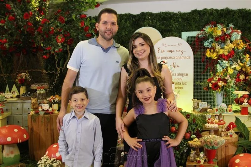 Sophia Eldo festeja os sete anos no Plus Buffet