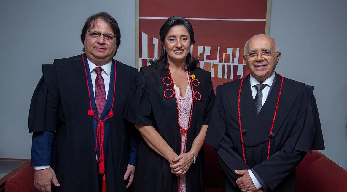 Novos desembargadores do TJCE tomam posse em prestigiada solenidade
