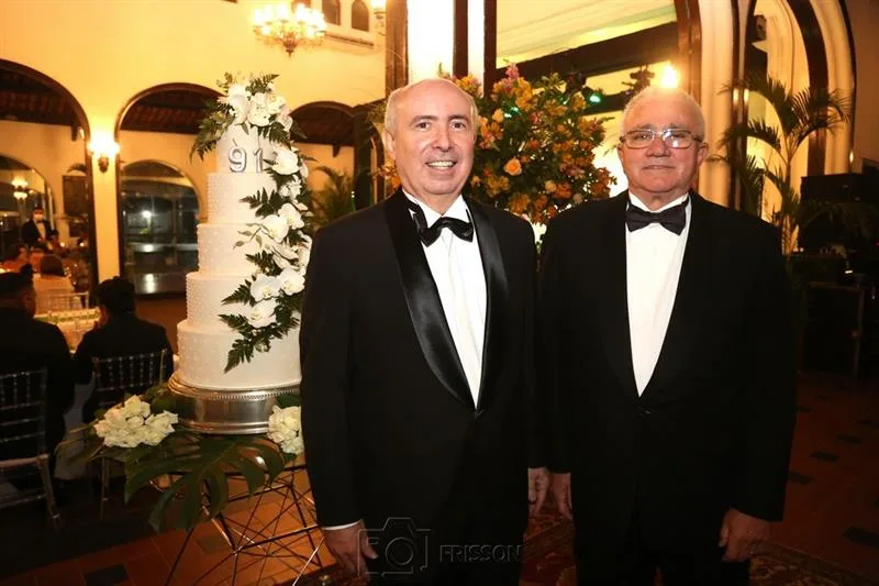 Ideal Clube realiza seu tradicional Baile de Gala