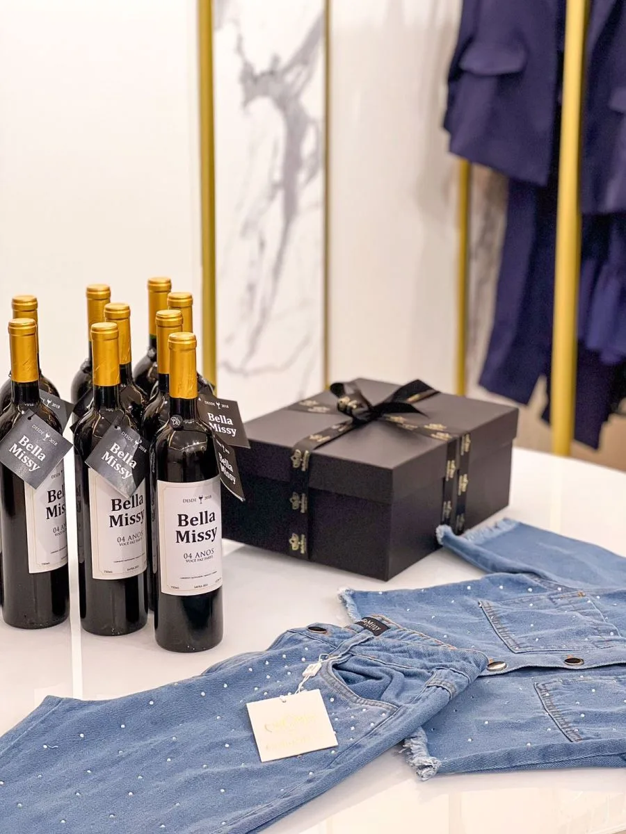 Loja Bella Missy e Size lança denim em nova coleção que homenageia quatro anos da marca