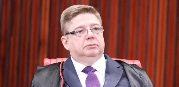 Ministro Raul Araújo toma posse como membro efetivo do TSE