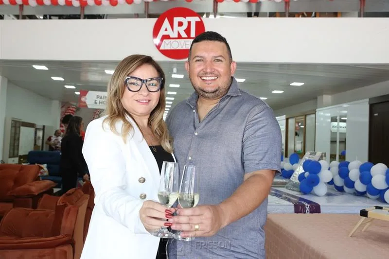 Lojas Art Móveis promove manhã de frisson para a inauguração de sua nova loja no Montese