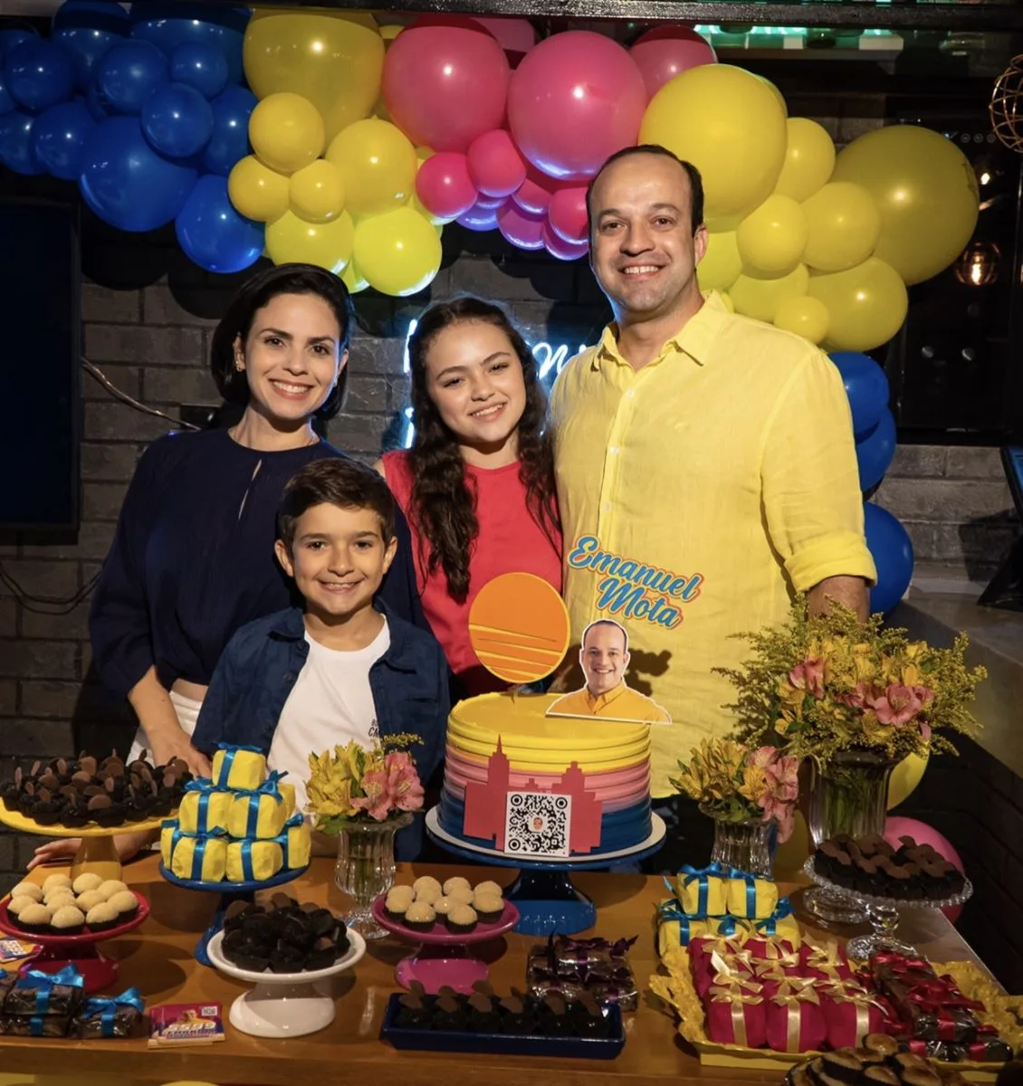 Emanuel Mota comemora aniversário ao lado da família