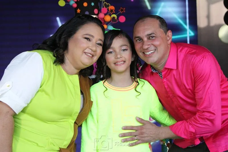 Fernanda Almeida e Dom Léo festejam os dez anos da filha Maria Fernanda