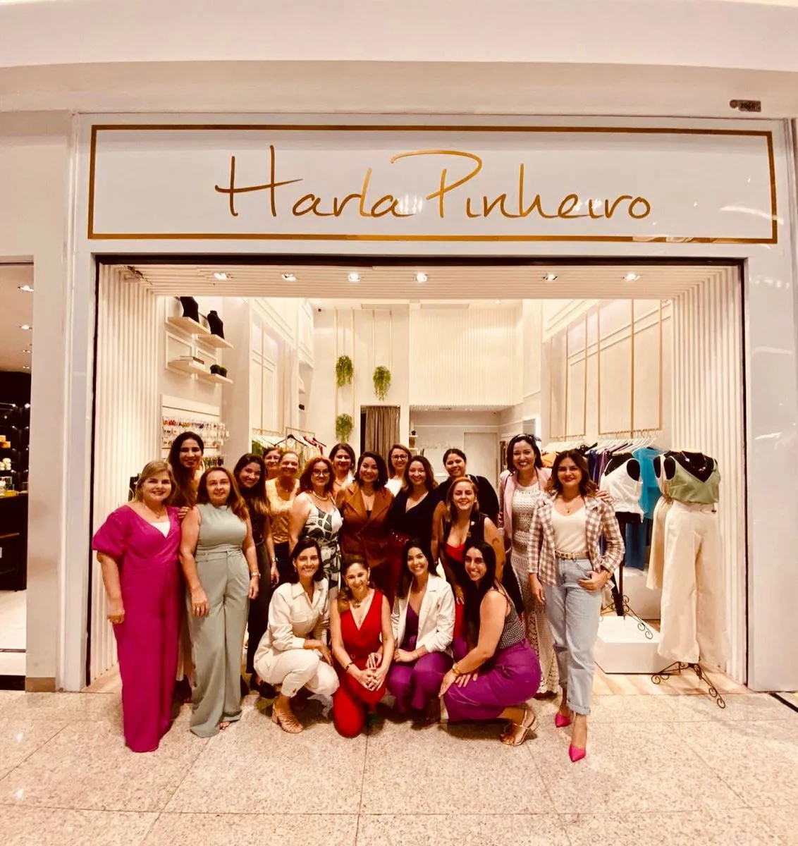 Harla Pinheiro movimenta sua loja com encontro de moda