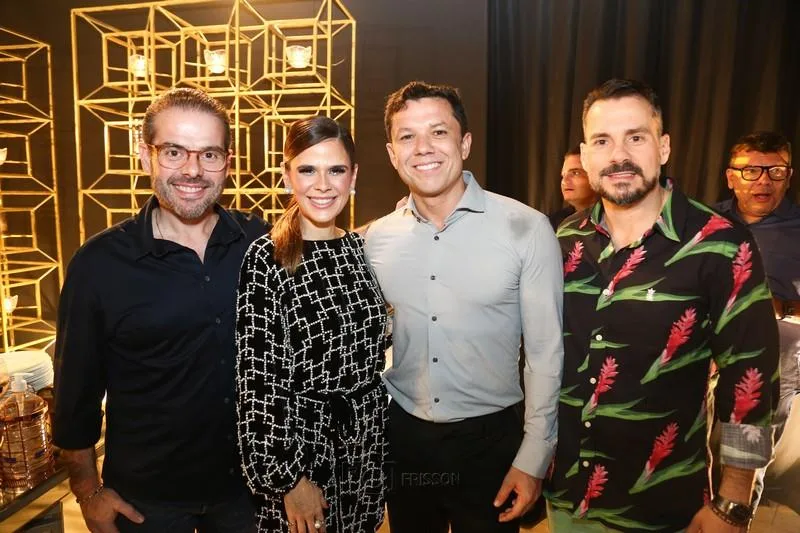 Ewerton Rodrigues festeja com estilo a chegada aos 45 anos
