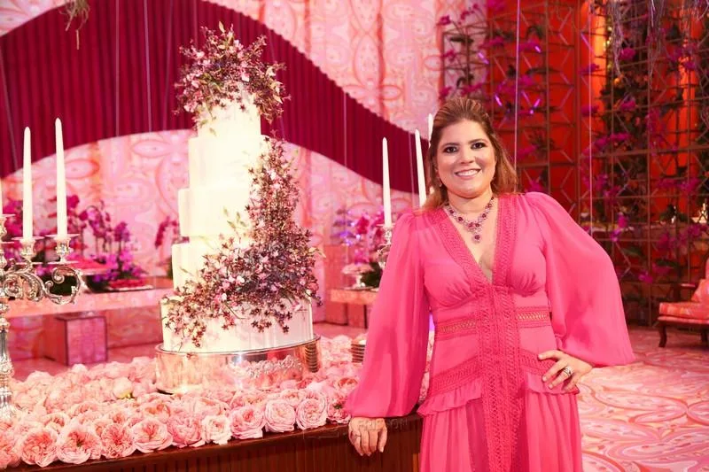 Flores, cores e muito agito na super festa de aniversário de Gisela Dias Branco Vieira