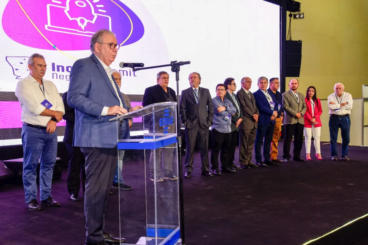 Ricardo Cavalcante recebe o Troféu Sebrae Inova Summit Negócios 2022