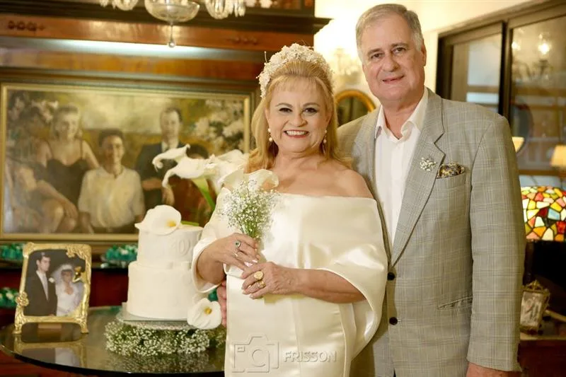 Excelsa e Arthur Costa Silva brindam Bodas de Esmeralda