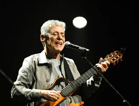 Chico Buarque traz sua turnê "Que tal um samba?" para Fortaleza