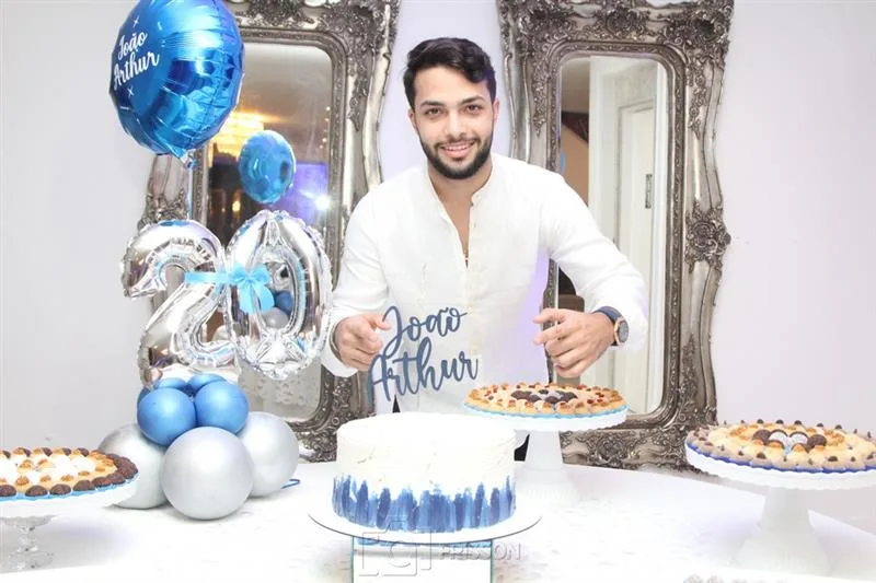 João Arthur Leitão marca 2.0 com festa das mais animadas