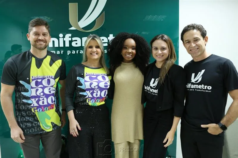Thelma Assis abre semana acadêmica da Unifametro com palestra sobre transformação e superação