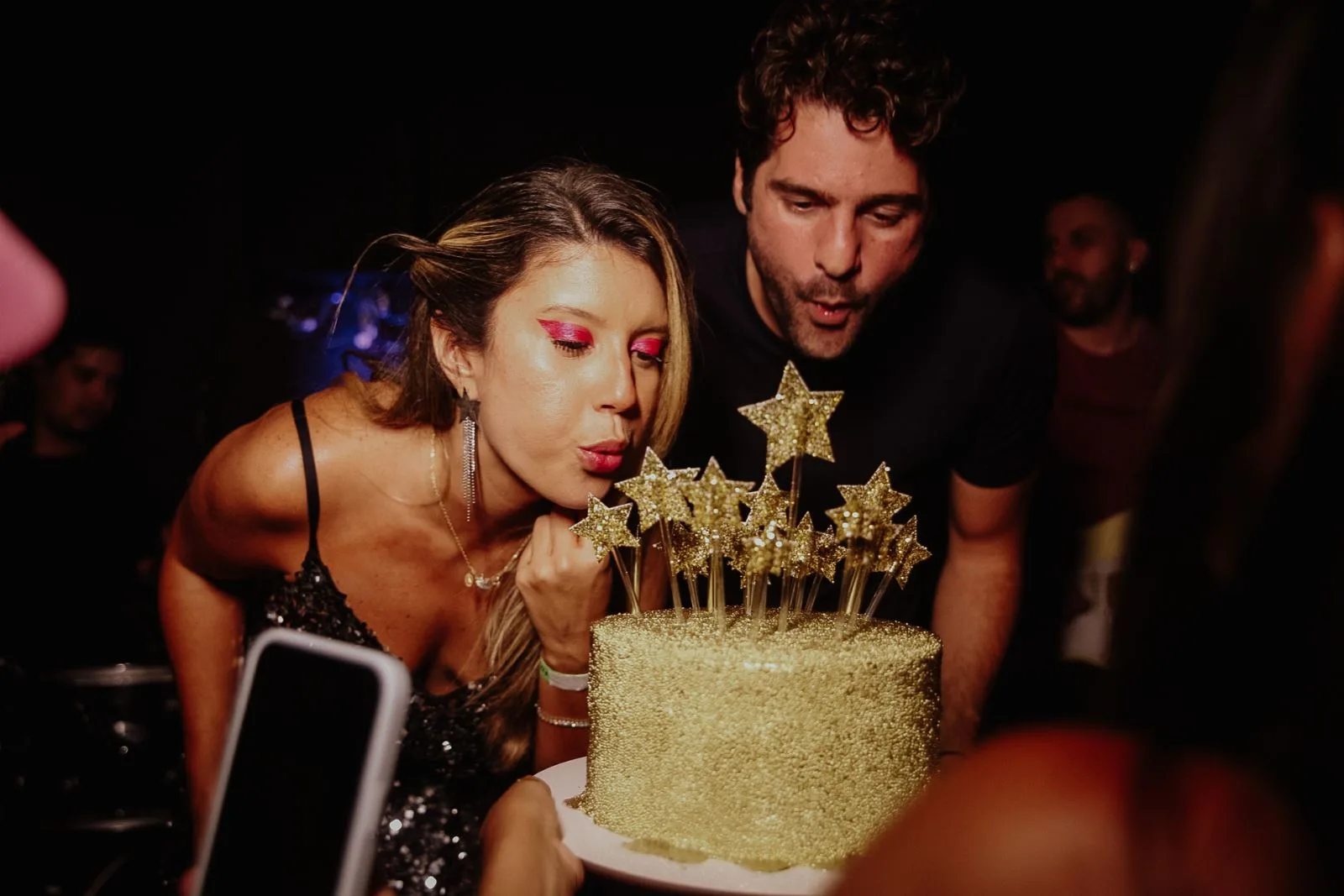 Empresários Raquel Xavier e David Girão celebram aniversário com festa conjunta