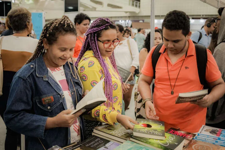 Com lançamento de obras e presença de autores, Bienal do Livro do Ceará segue até dia 20 de novembro